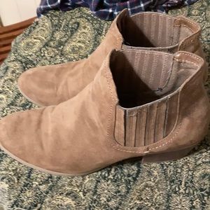 American Eagle boots